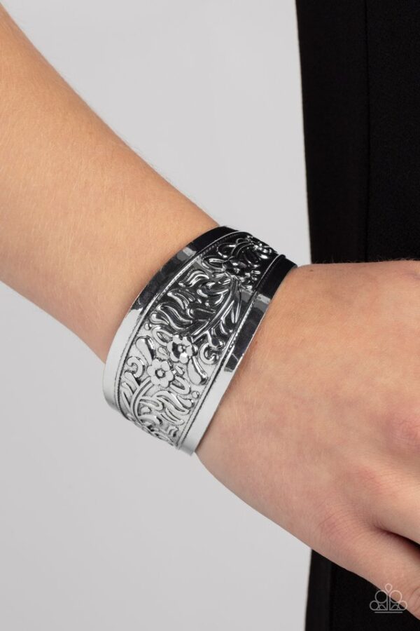 Paparazzi Bracelet ~ Purely Prairie - Silver