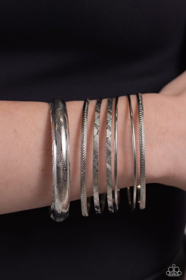 Paparazzi Bracelet ~ Stackable Stunner - Silver