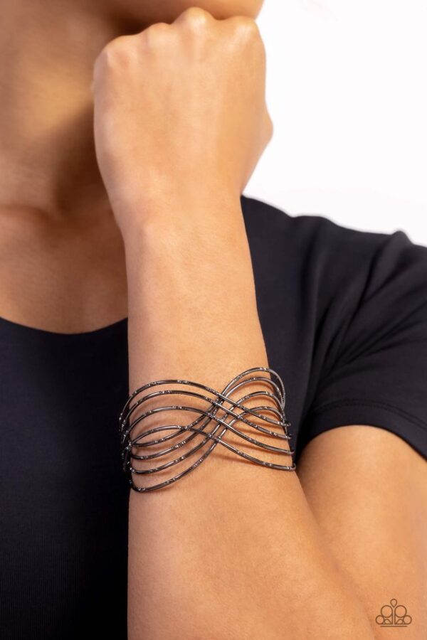 Paparazzi Bracelet ~ WIRE Away - Black