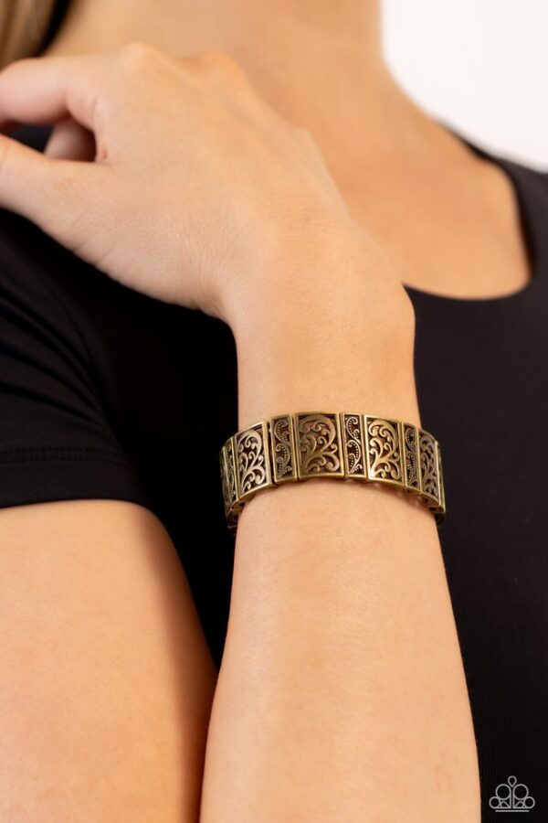 Paparazzi Bracelet ~ Gondola Gardens - Brass