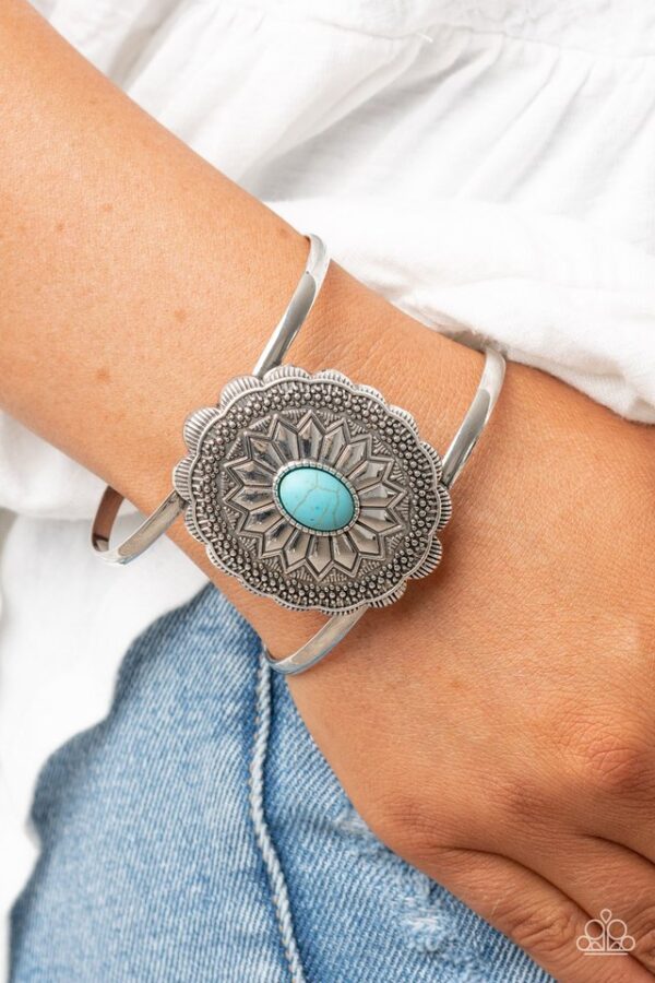 Paparazzi Bracelet ~ Mirage Magnificence - Blue