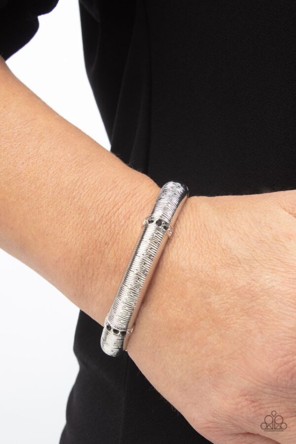 Paparazzi Bracelet ~ A Dash of Dazzle - Black