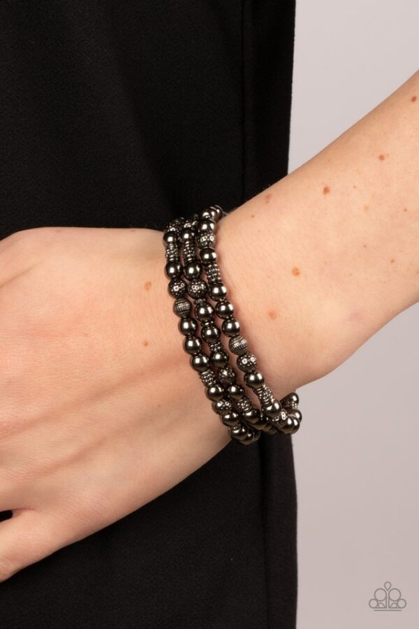 Paparazzi Bracelet ~ Boundless Boundaries - Black