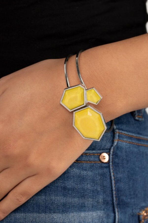 Paparazzi Bracelet ~ Tourist TRAPEZOID - Yellow