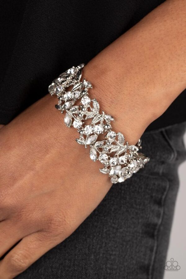 Paparazzi Bracelet ~ Feathered Finesse -White