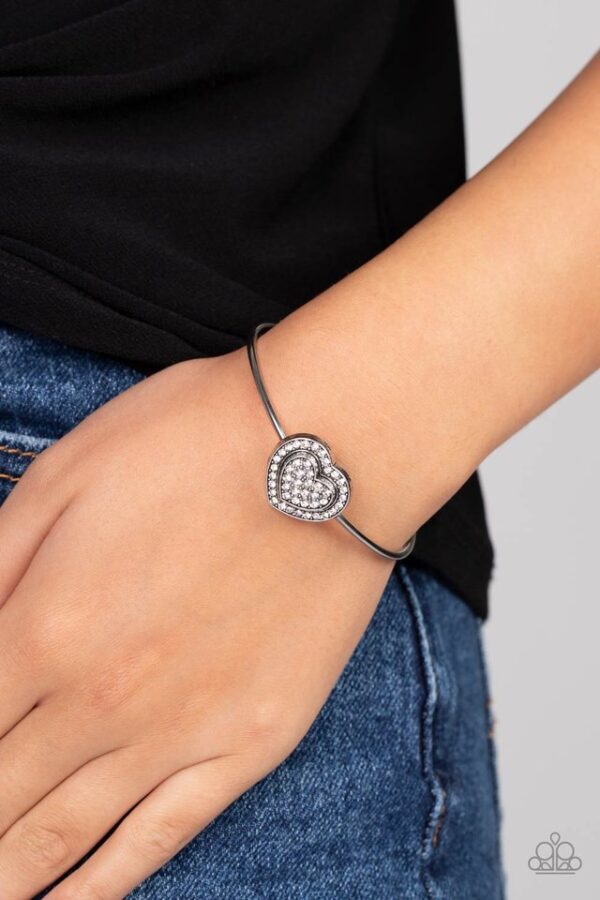 Paparazzi Bracelet ~ Stunning Soulmates - White