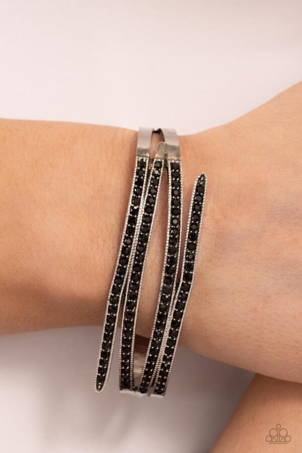 Paparazzi Bracelet ~ CURVED Lines - Black