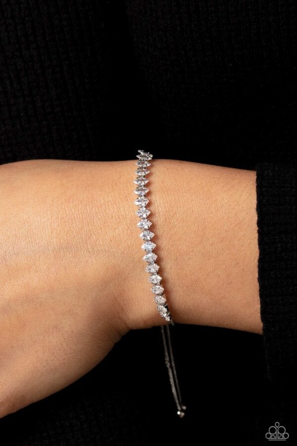 Paparazzi Bracelet ~ Dynamic Diamonds - White