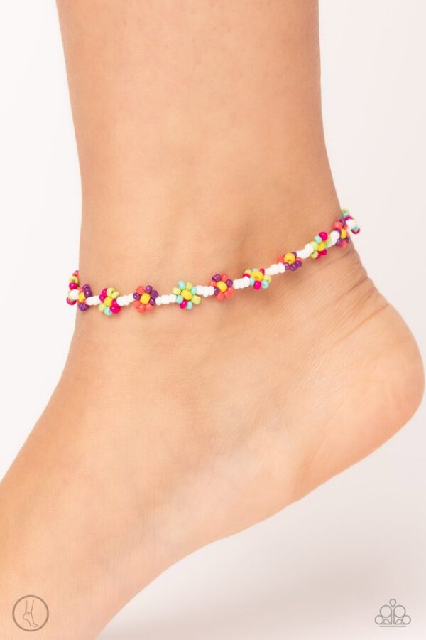 Paparazzi Bracelet ~ Midsummer Daisy - Multi