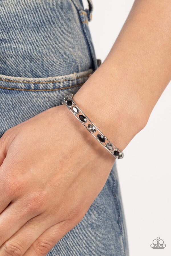 Paparazzi Bracelet ~ The Gem Genie - Black