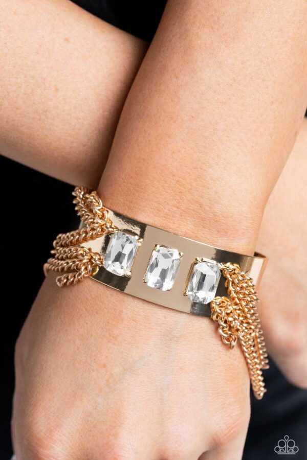 Paparazzi Bracelet ~ CHAIN Showers - Gold