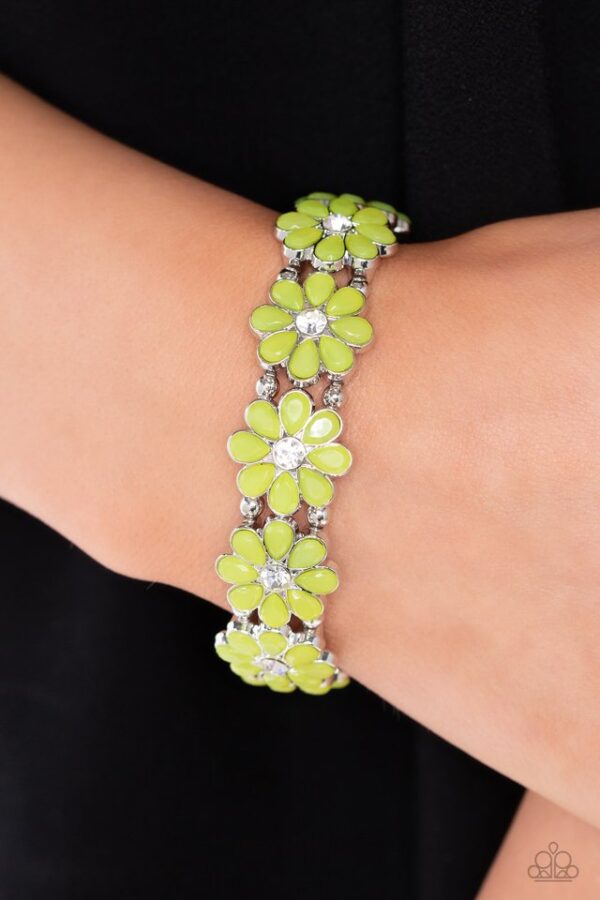 Paparazzi Bracelet ~ Hawaiian Holiday - Green