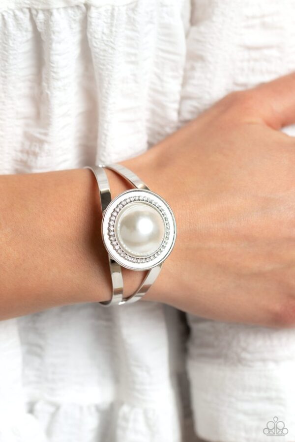 Paparazzi Bracelet ~ Put On The GLITZ - White