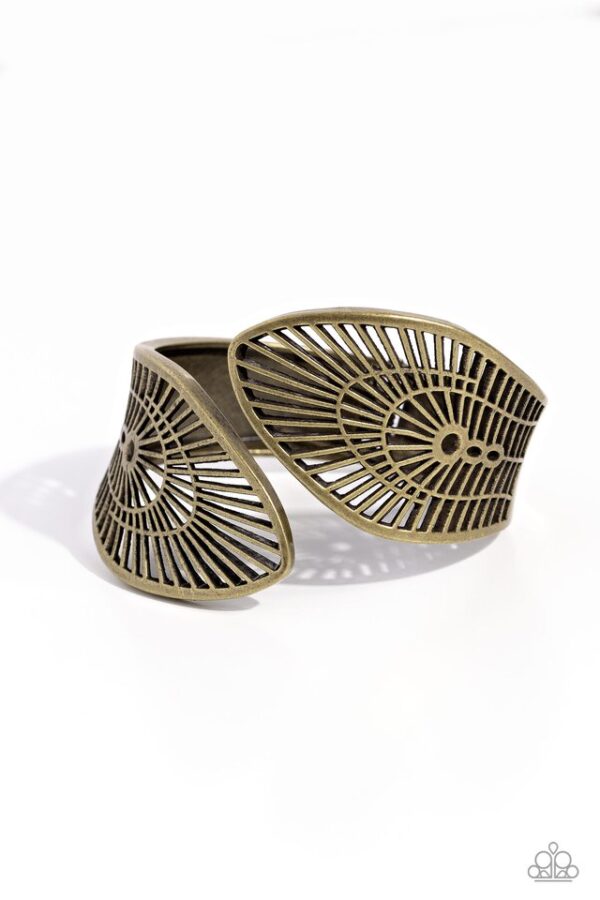 Paparazzi Bracelet ~ Palatial Palms - Brass