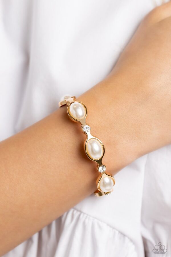 Paparazzi Bracelet ~ Are You Gonna Be My PEARL? - Gold