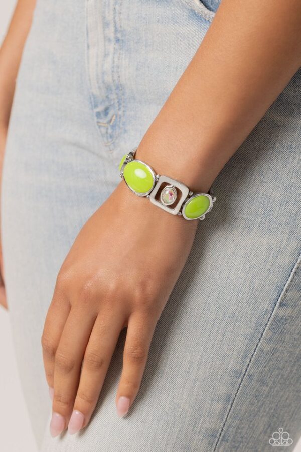 Paparazzi Bracelet ~ Majestic Mashup - Green