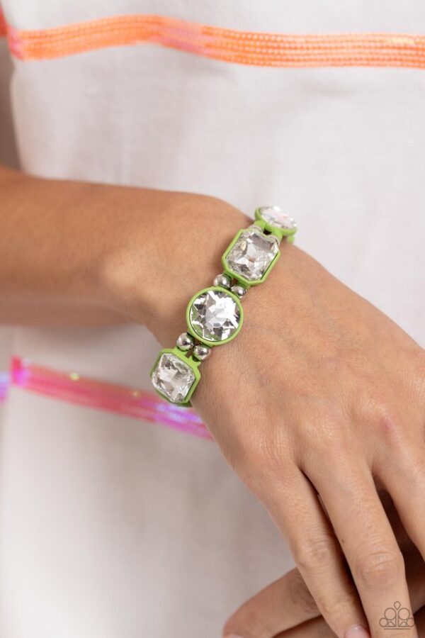 Paparazzi Bracelet ~ Transforming Taste - Green