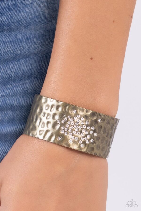 Paparazzi Bracelet ~ Speckled Sparkle - Brass