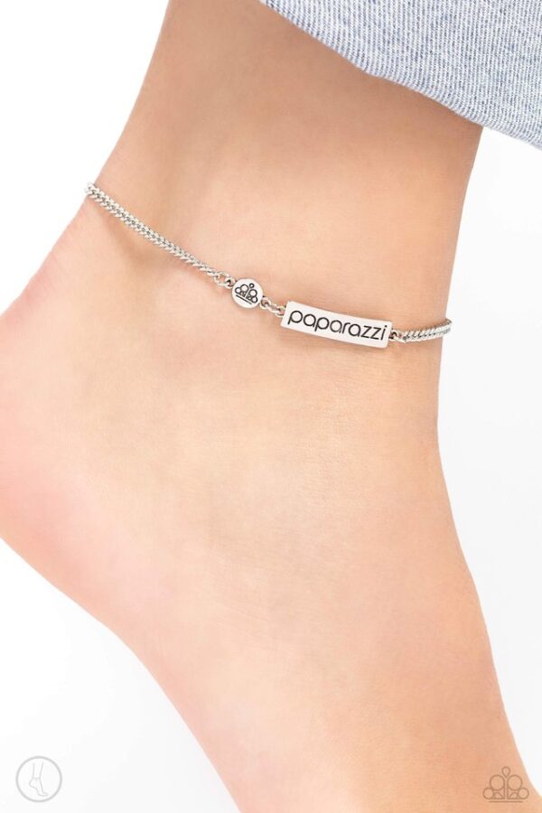 Paparazzi Bracelet ~ Credible Curves - Silver