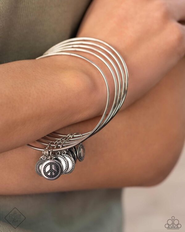 Paparazzi Bracelet ~ My Interest is Piqued - Silver