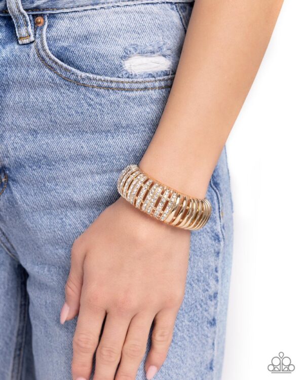 Paparazzi Bracelet ~ Appealing A-Lister - Gold