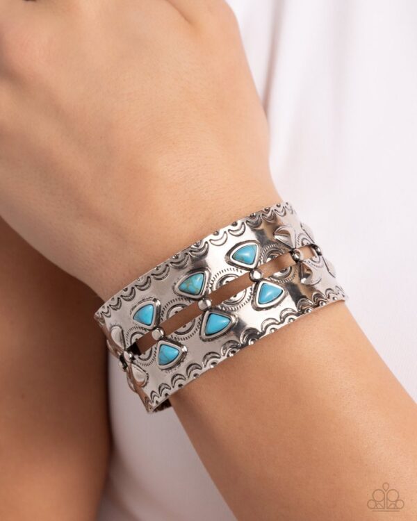 Paparazzi Bracelet ~ Harmonious Haven - Blue